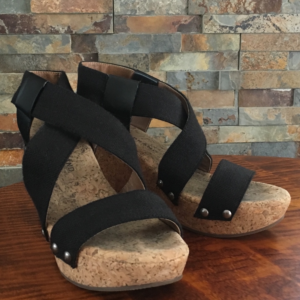 Lucky Brand Black & Cork Sandals!